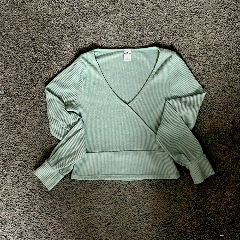 Hollister Cropped V-neck Top